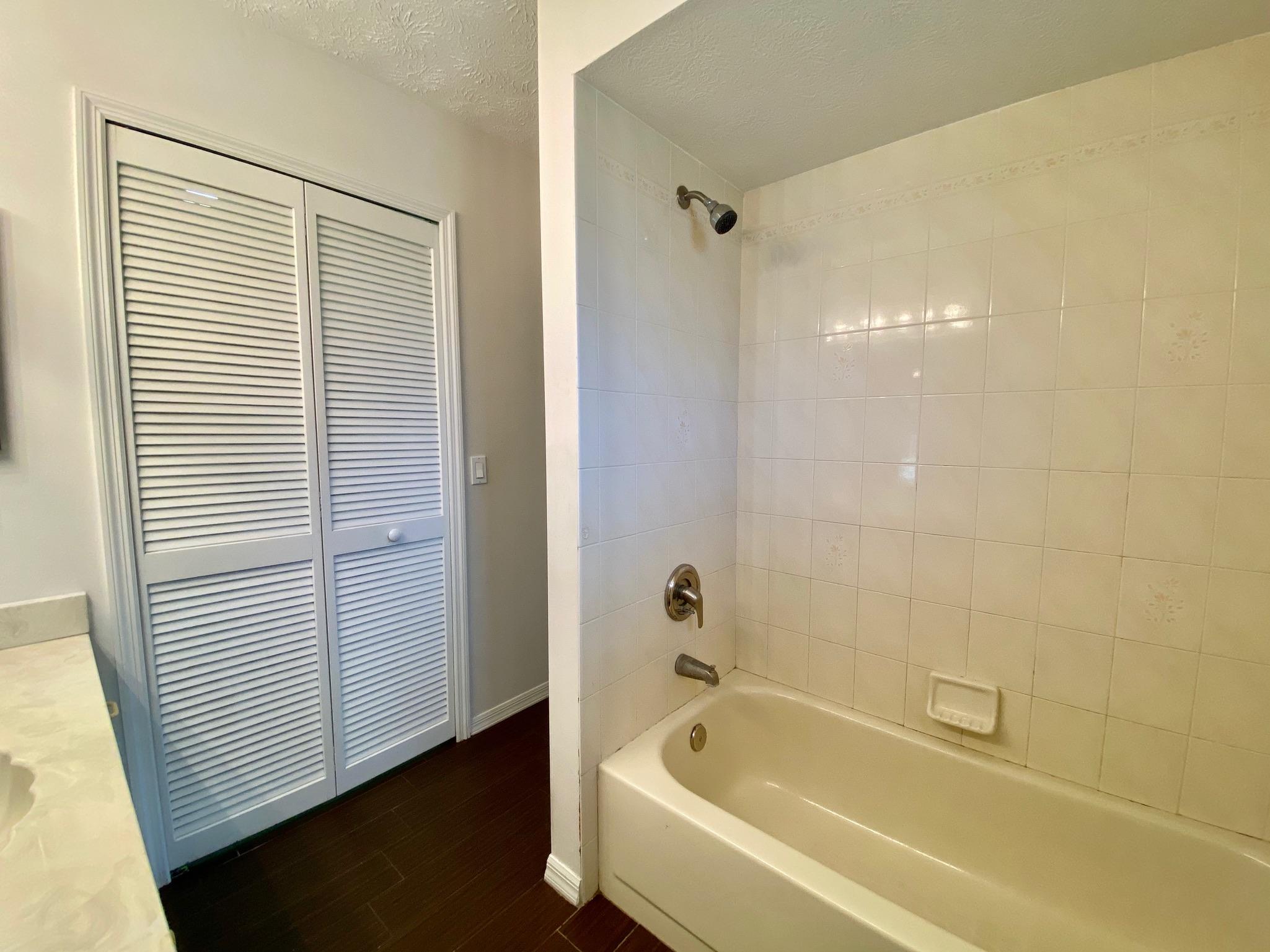 636 Southwest Rustic Circle Stuart, FL 34997 - Photo 11 of 24 AF3DEC4C-F1D8-49E5-B796-5A582B961963