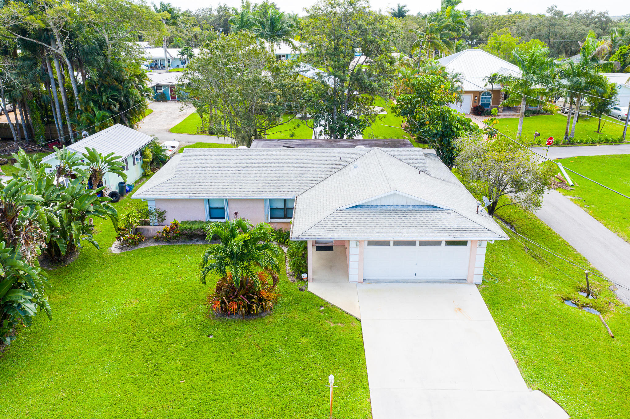 636 Southwest Rustic Circle Stuart, FL 34997 - Photo 2 of 24 983B1529-DC47-4454-9957-8062A732BC59