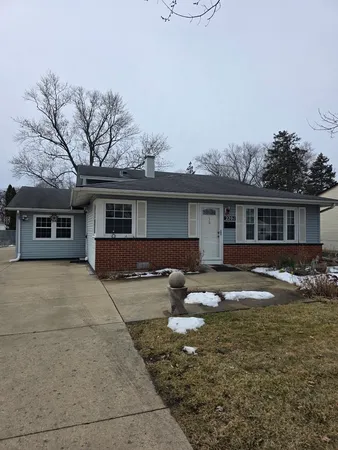 $415,000 | 2201 Kingfisher Lane, Rolling Meadows, IL 60008