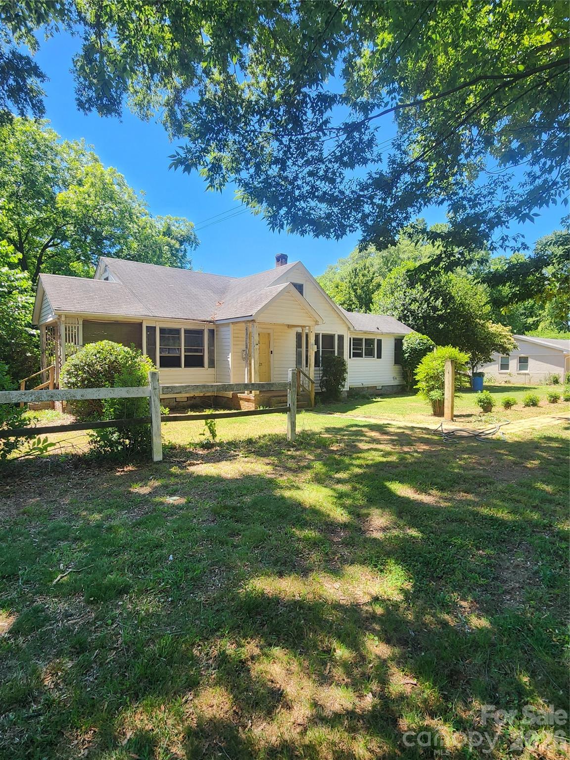 5510 Allen Road East Charlotte, NC 28269 - Photo 3 of 27