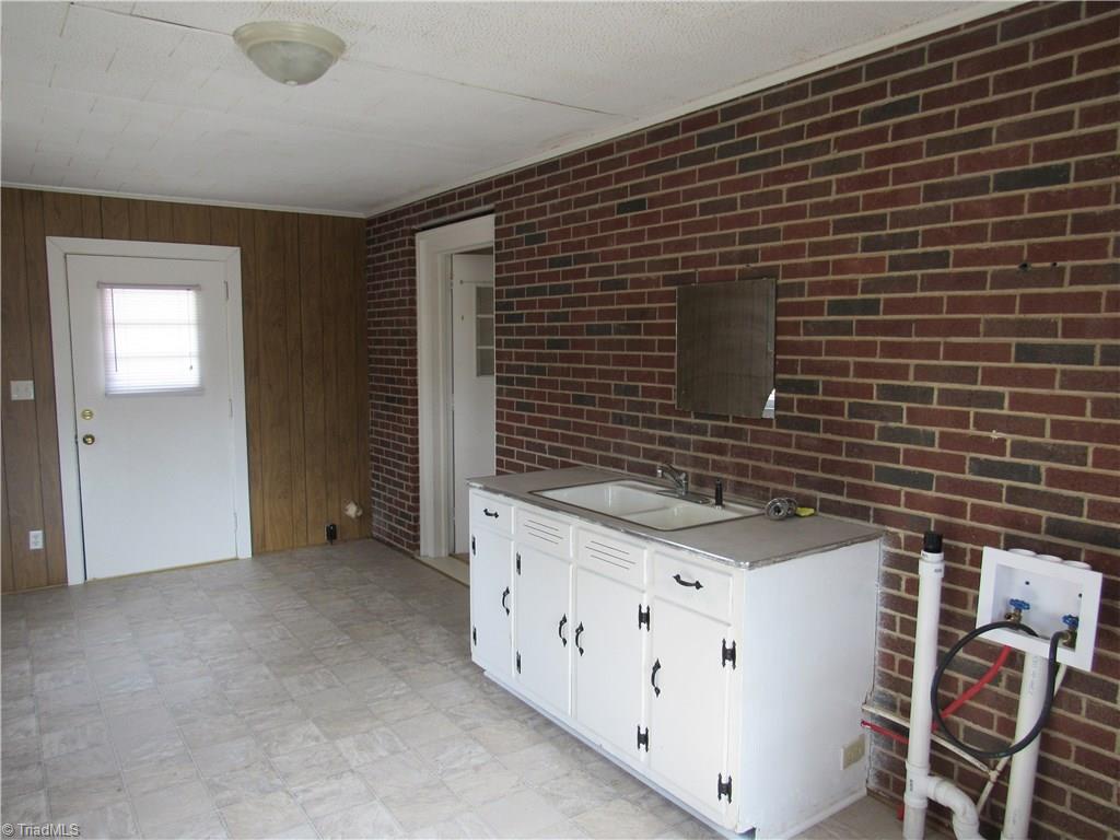 1933 North Oak Ridge Church Road Yadkinville, NC 27055 - Photo 12 of 27 Gallery Image 12
