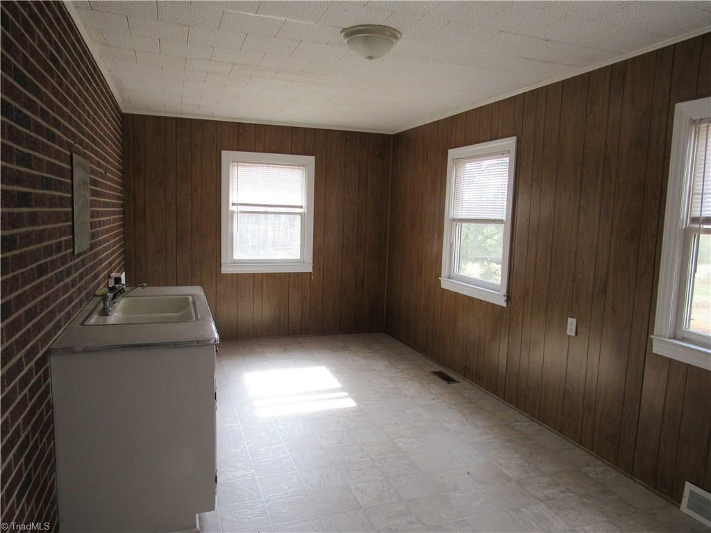 1933 North Oak Ridge Church Road Yadkinville, NC 27055 - Photo 13 of 27 Gallery Image 13