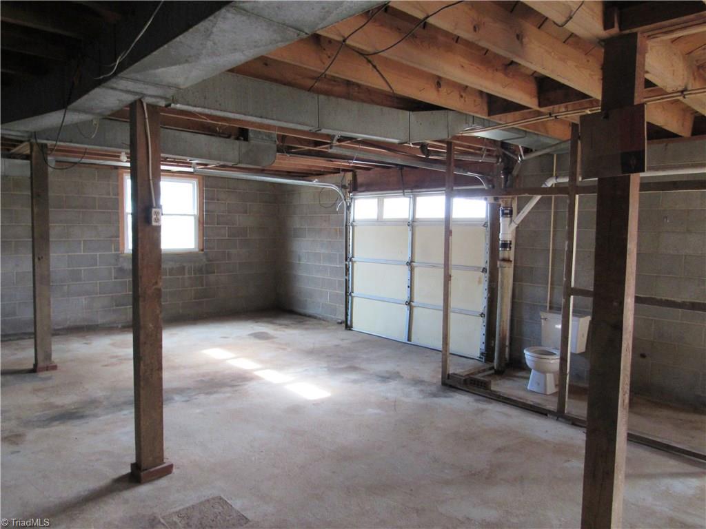 1933 North Oak Ridge Church Road Yadkinville, NC 27055 - Photo 19 of 27 Gallery Image 19