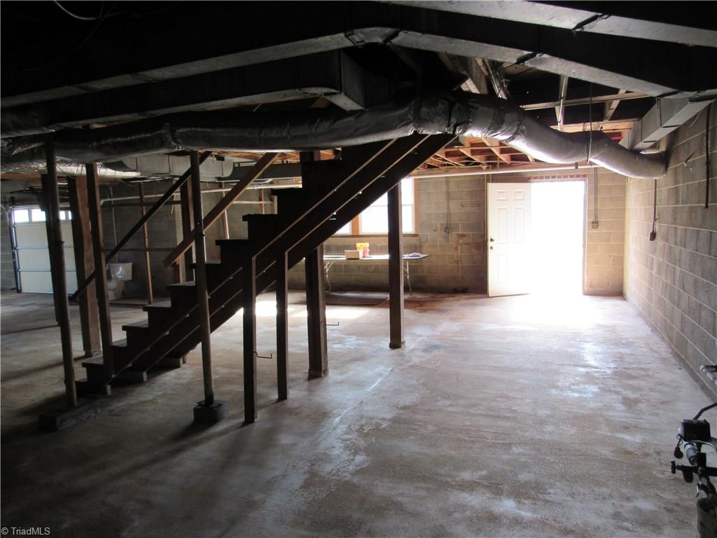 1933 North Oak Ridge Church Road Yadkinville, NC 27055 - Photo 20 of 27 Gallery Image 20
