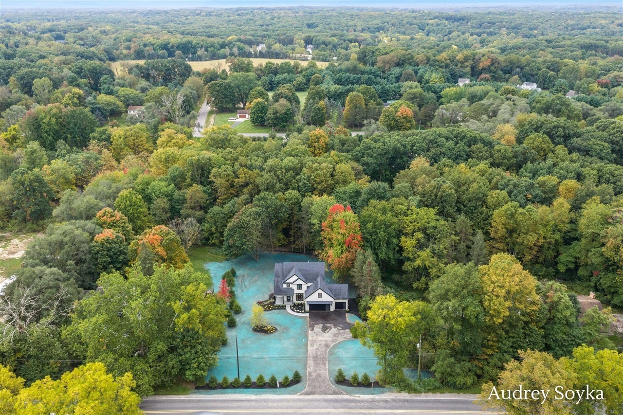 8234 Cascade Road Southeast Ada, MI 49301 - Photo 4 of 50 Gallery Image 4