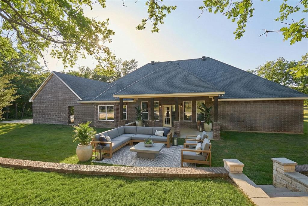 306 Garden Court Springtown, TX 76082 - Photo 12 of 39 Virtually Staged