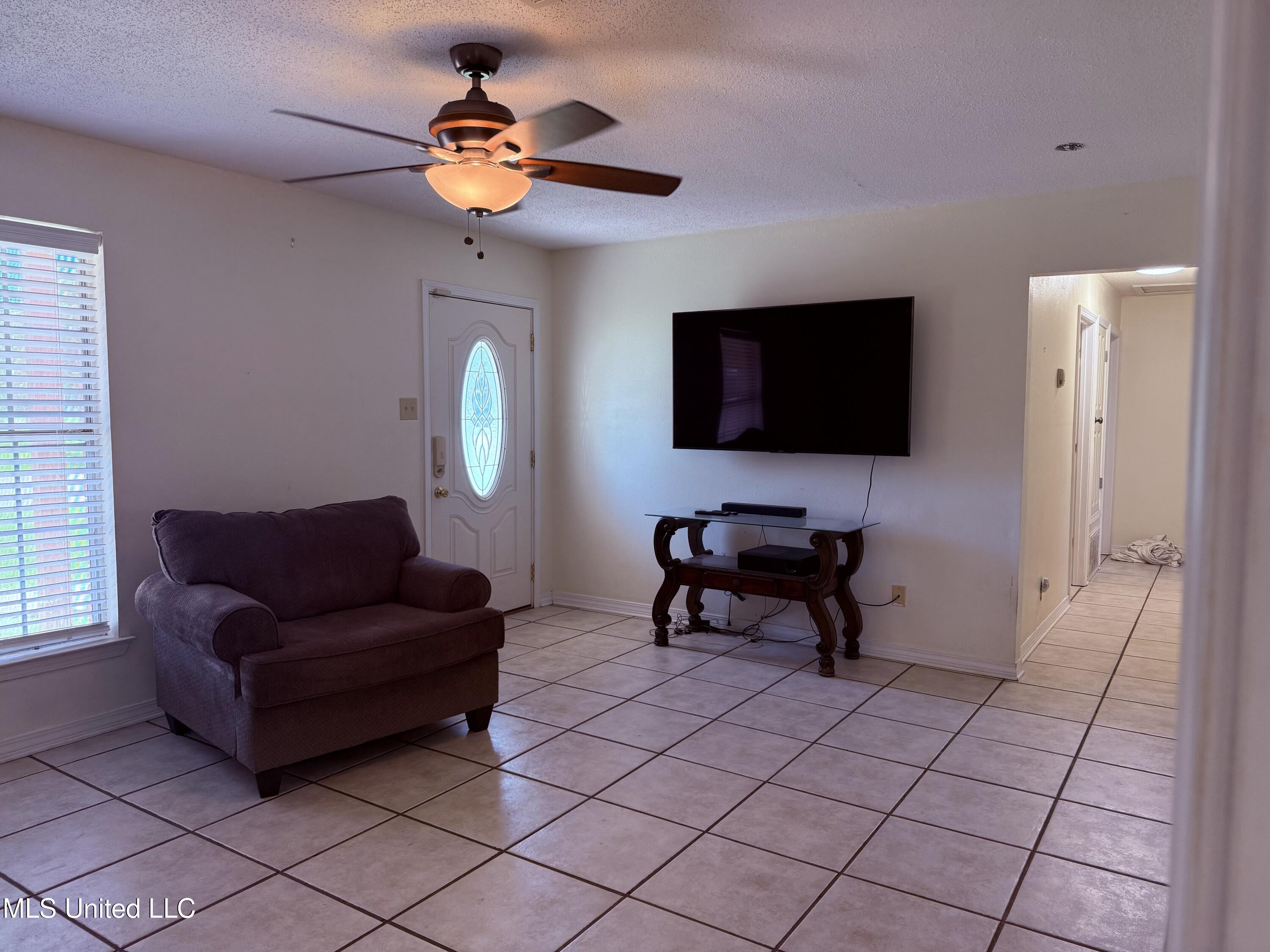 4603 Legare Avenue Pascagoula, MS 39581 - Photo 18 of 26 IMG_9246