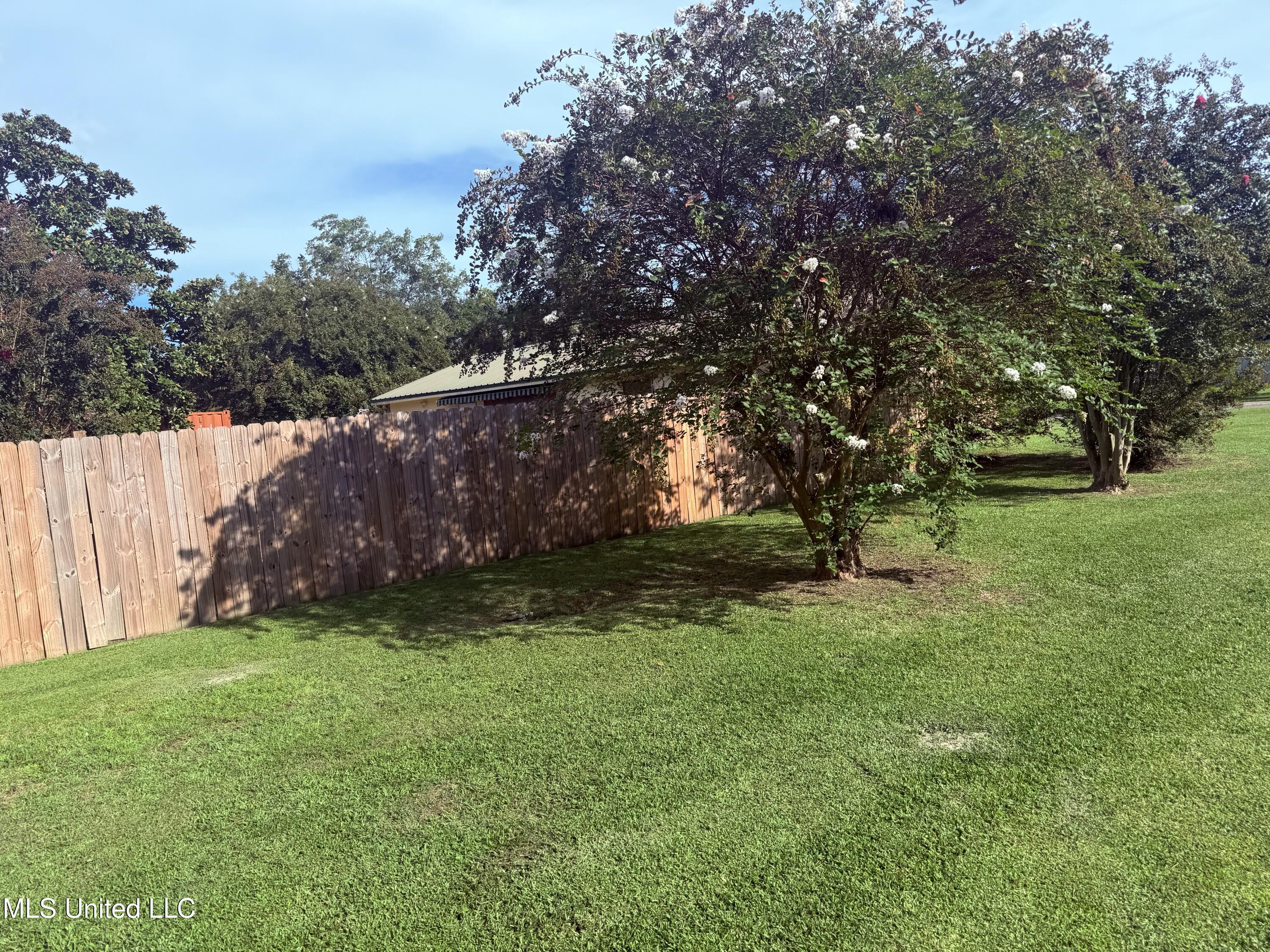 4603 Legare Avenue Pascagoula, MS 39581 - Photo 4 of 26 IMG_9271