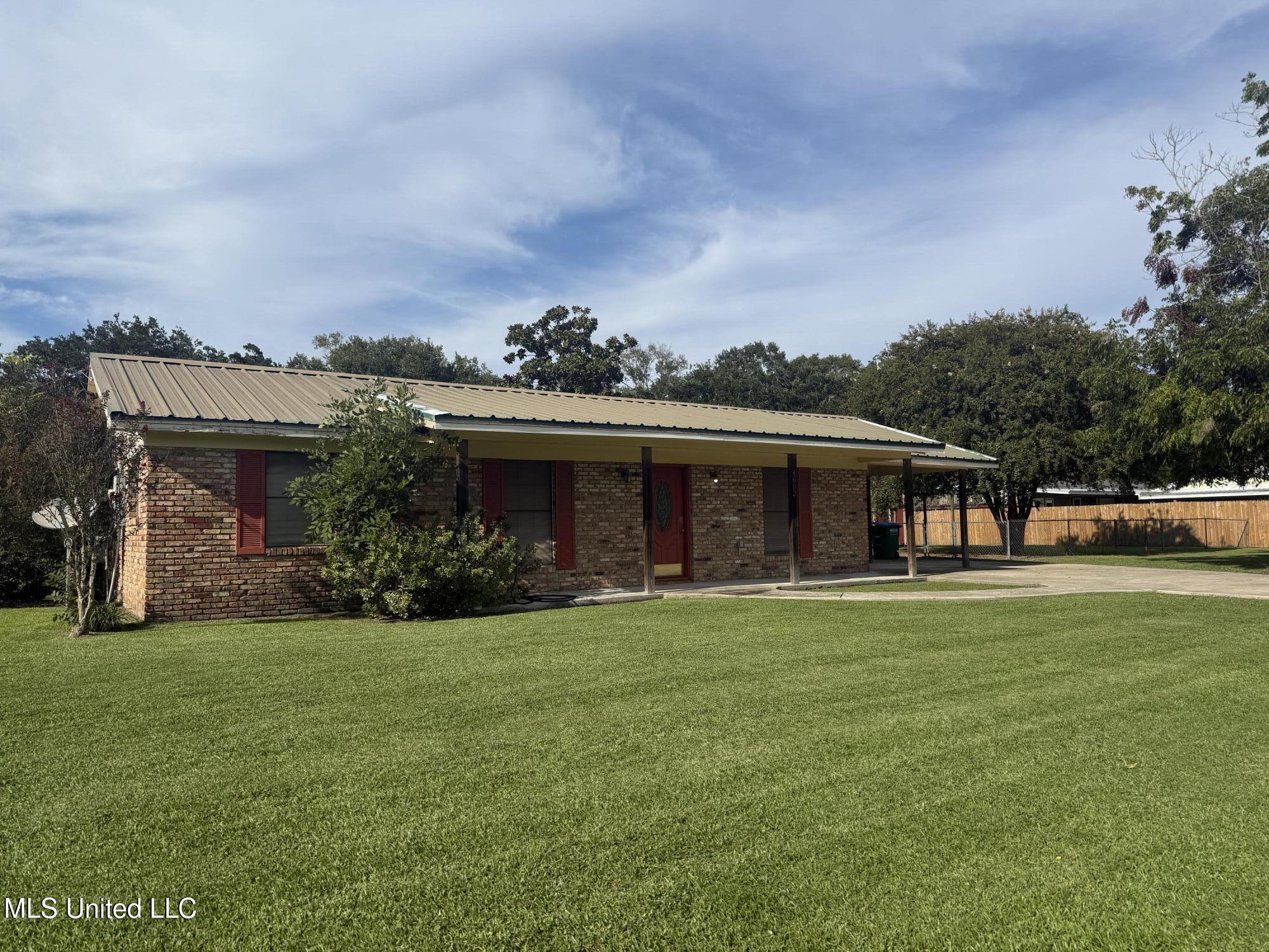 4603 Legare Avenue Pascagoula, MS 39581 - Photo 5 of 26 IMG_9267
