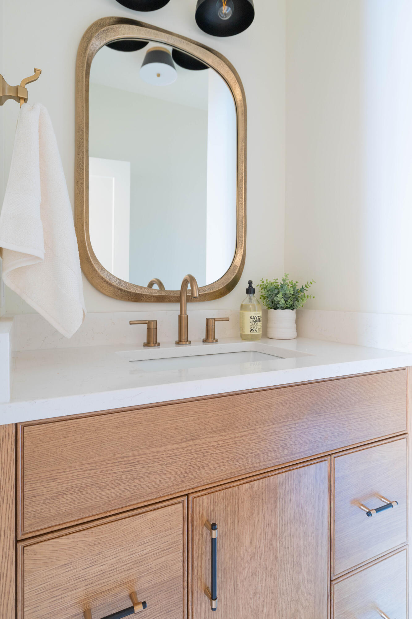 1600 Red Feather Way Hailey, ID 83333 - Photo 24 of 25 Powder Bathroom