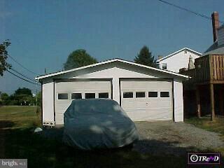 325 Shakespeare Drive Sinking Spring, PA 19608 - Photo 3 of 4