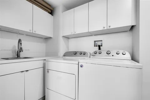 $1,230,000 | 21150 Point Place, Unit 904, Aventura, FL 33180