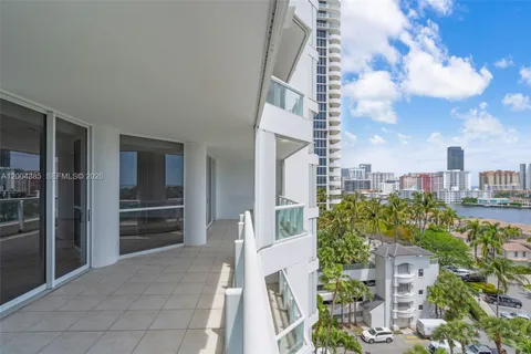 $1,230,000 | 21150 Point Place, Unit 904, Aventura, FL 33180