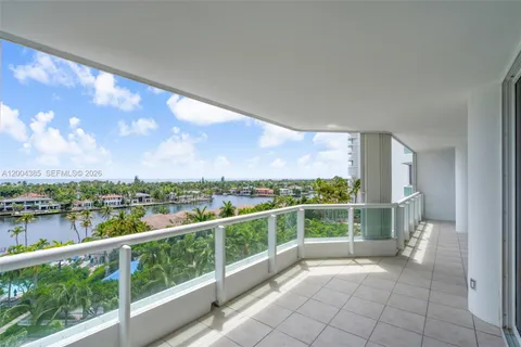 $1,230,000 | 21150 Point Place, Unit 904, Aventura, FL 33180