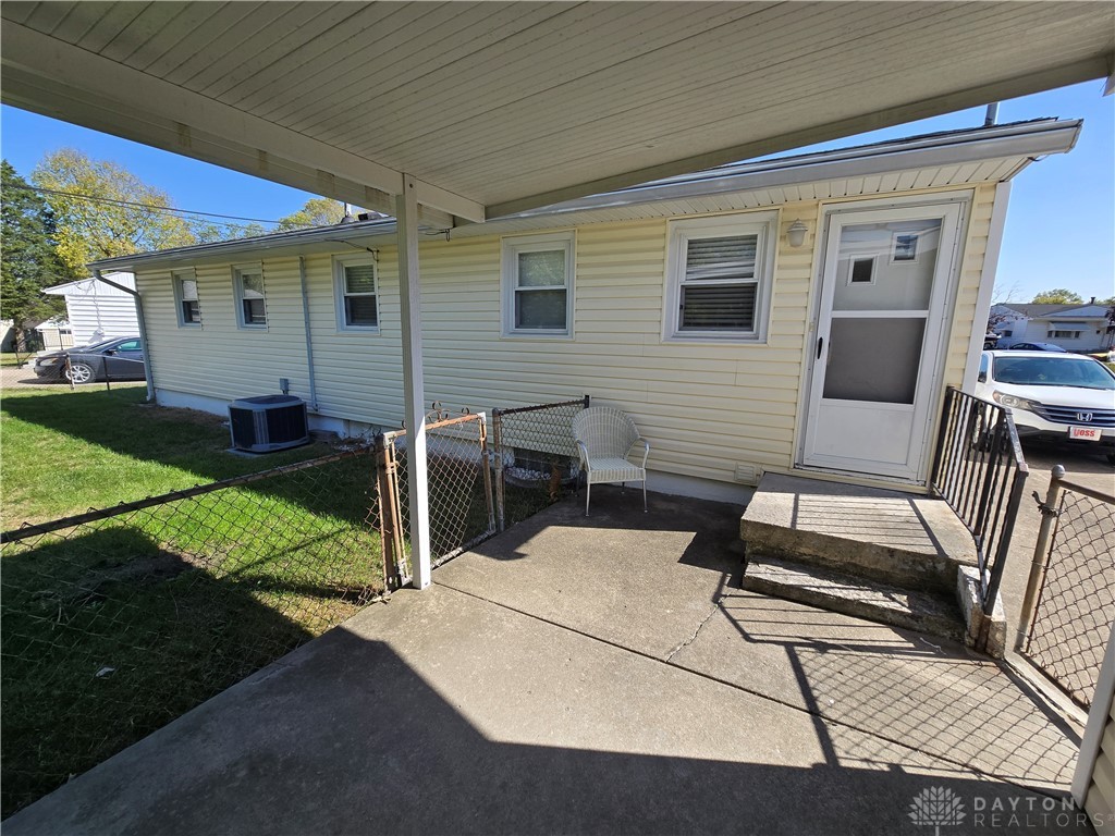 697 Wynwood Court Riverside, OH 45431 - Photo 15 of 22