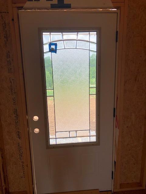 176 Ridgecrest Road Lancaster, KY 40444 - Photo 8 of 29 The front door has a leaded glass window