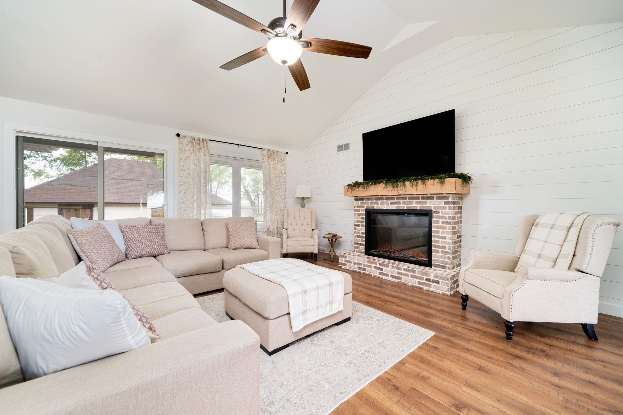 1765 Brooklyn Road Ashton, IL 61006 - Photo 8 of 43