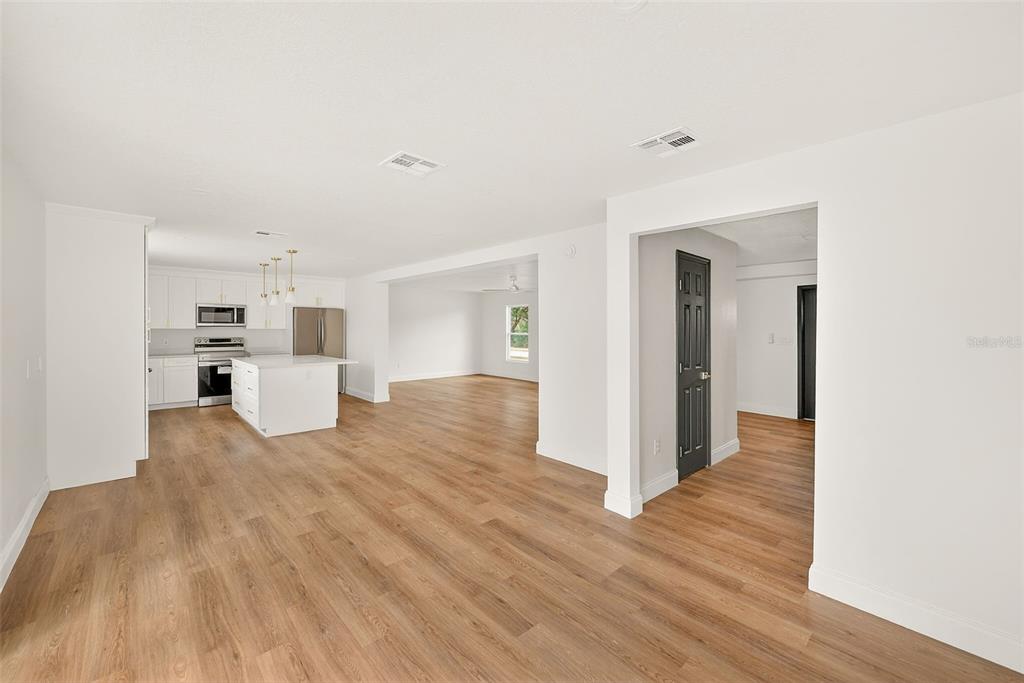 2171 Beecher Road North Clearwater, FL 33763 - Photo 10 of 47 Gallery Image 10