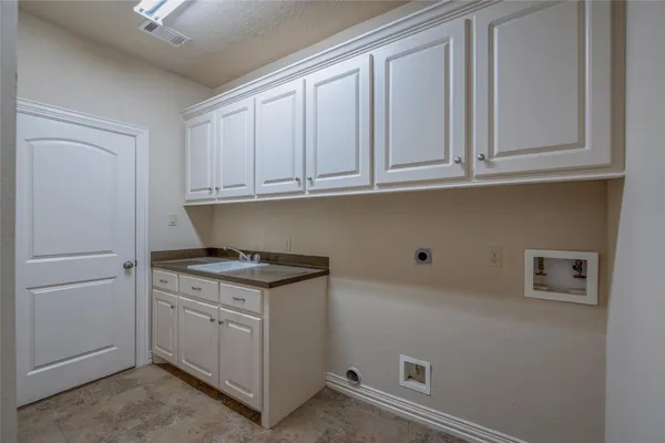 $2,350 | 14333 South Summerchase Circle, Willis, TX 77318