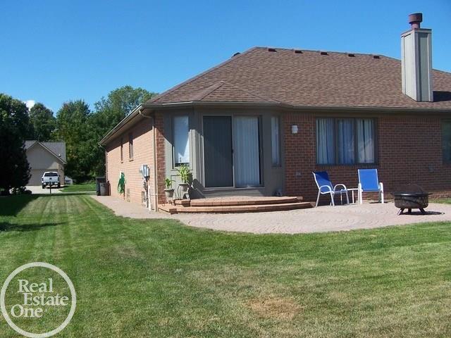 49248 Monte Road New Baltimore, MI 48047 - Photo 9 of 54 31360643-8.JPG