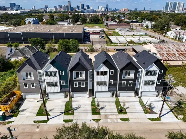 $2,475 | 6326 Del Rio Street, Houston, TX 77021