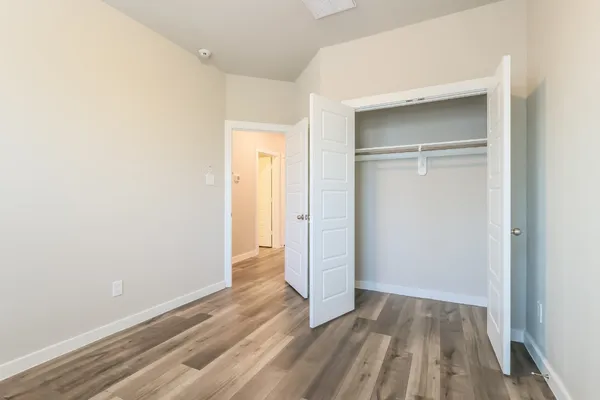 $1,955 | 381 North Centro Circle, Shenandoah, TX 77385