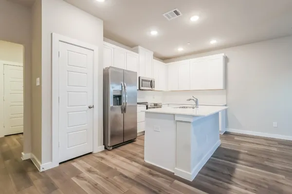 $1,955 | 381 North Centro Circle, Shenandoah, TX 77385