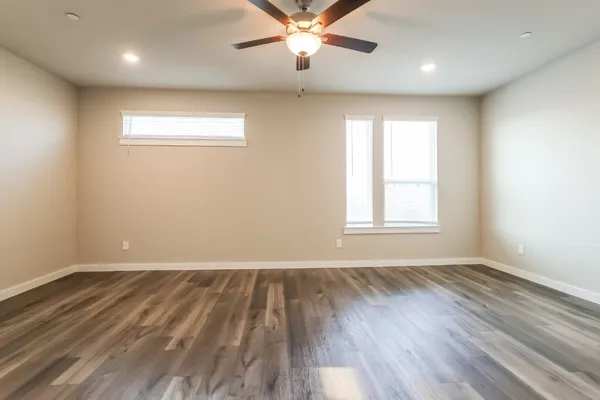 $1,955 | 381 North Centro Circle, Shenandoah, TX 77385