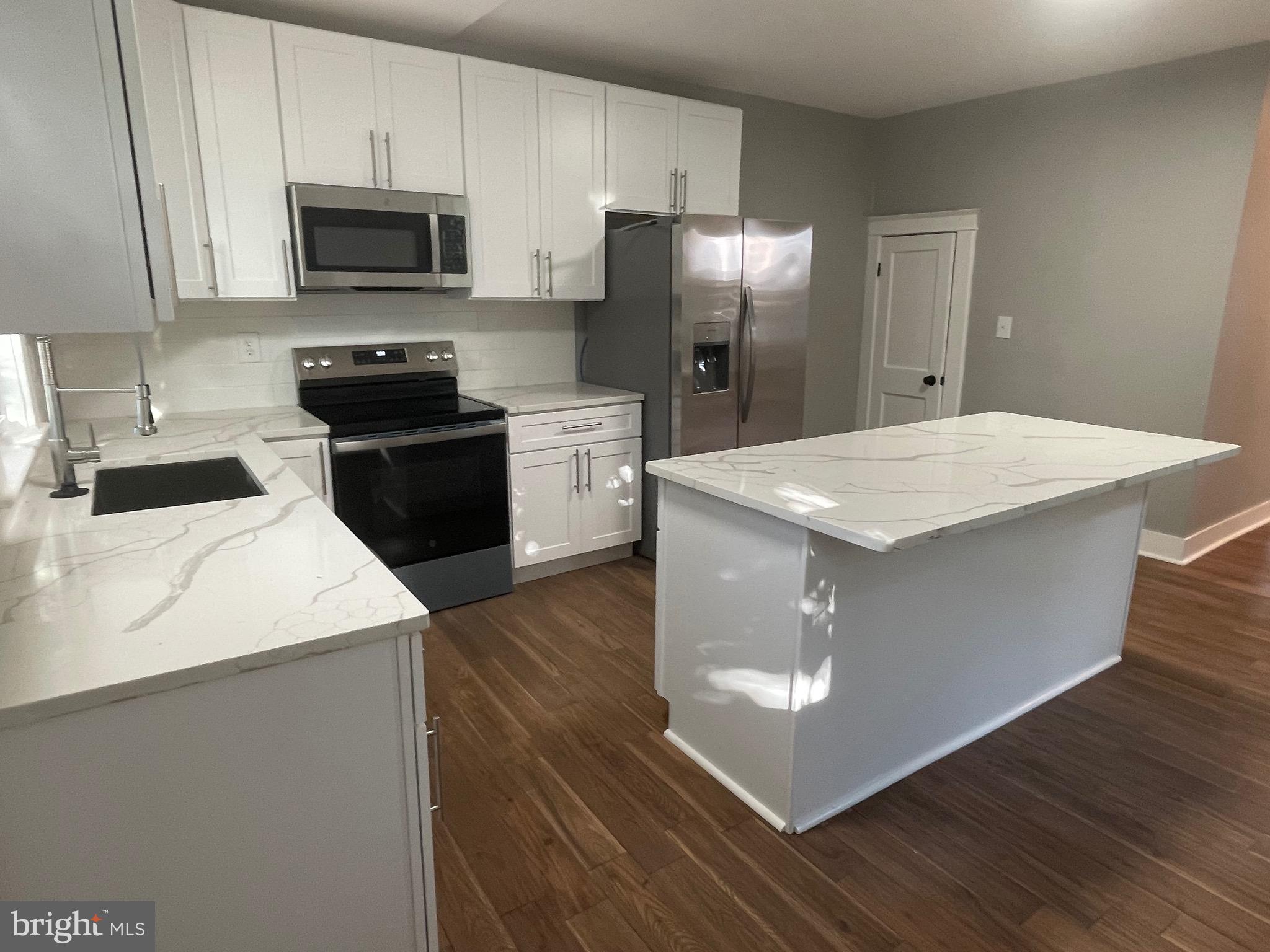 416 Walcott Road Baltimore, MD 21206 - Photo 3 of 37
