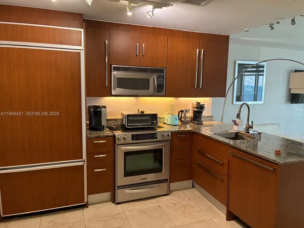 $3,200 | 10275 Collins Avenue, Unit 1004, Bal Harbour, FL 33154