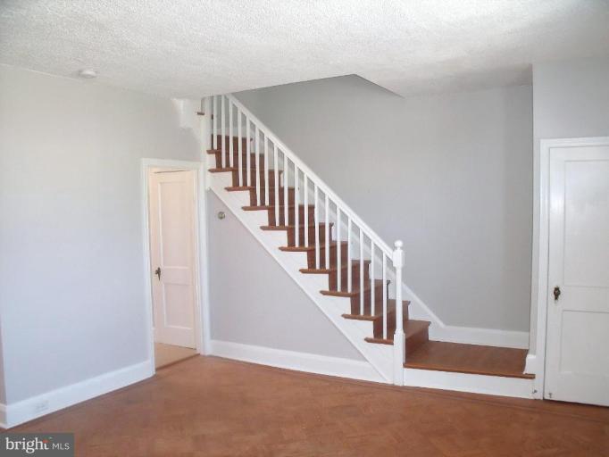 2513 West Cold Spring Lane Baltimore, MD 21215 - Photo 2 of 8 Living Room