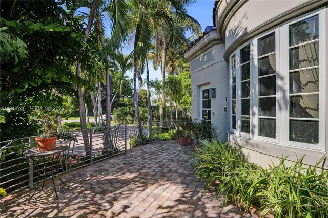 $2,599,000 | 1335 Lenox Avenue, Miami Beach, FL 33139