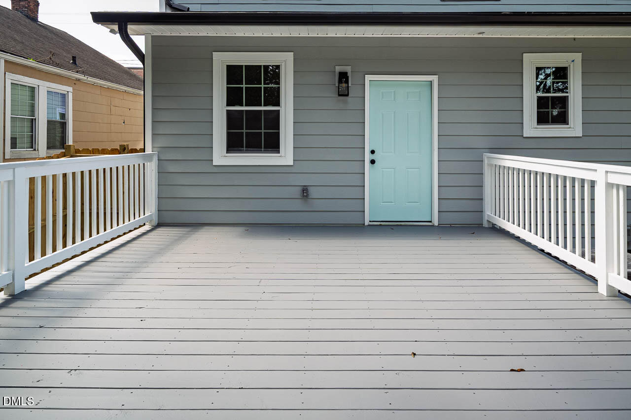 101 South Maple Street Durham, NC 27703 - Photo 19 of 27 a view of a terrace