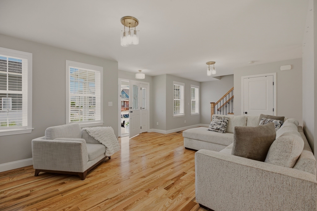 8 Princeton Circle Fall River, MA 02724 - Photo 4 of 41