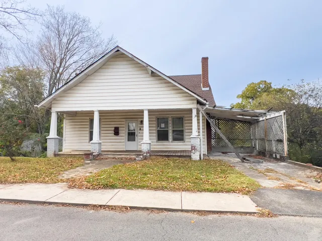 1202 Georgia Avenue, Athens, TN 37303