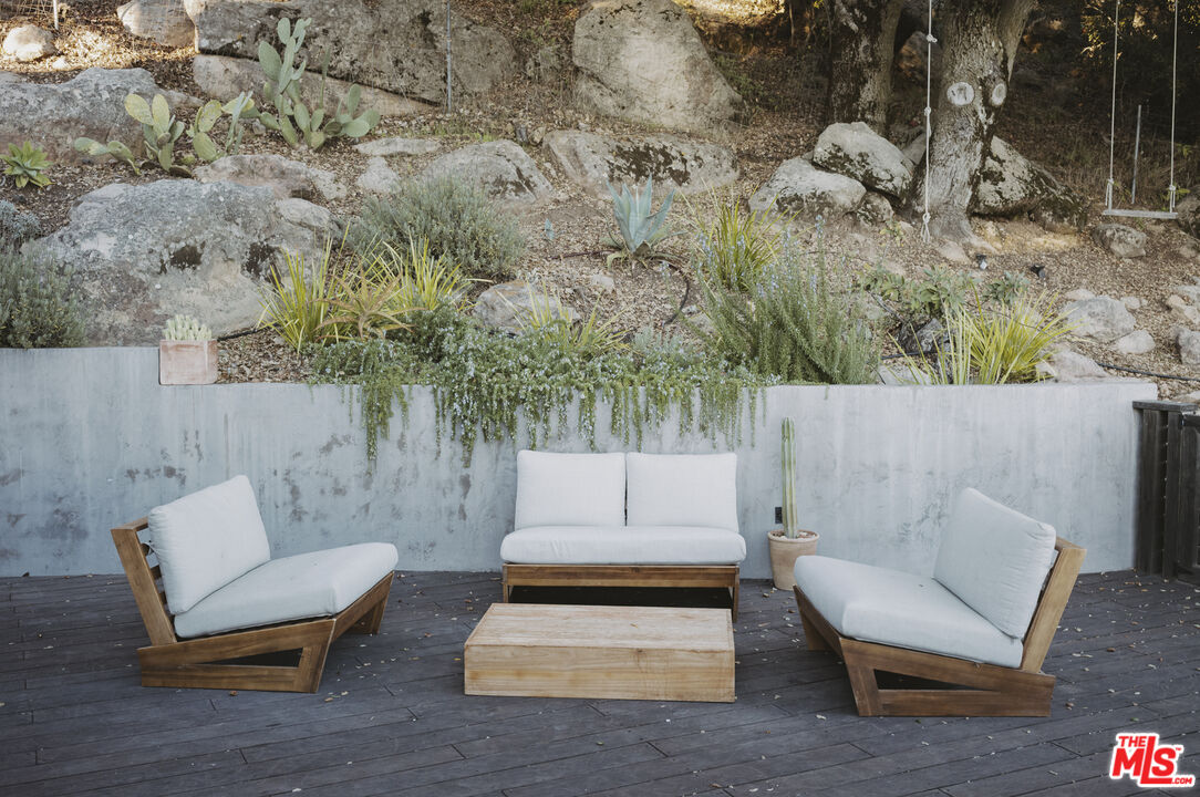 4828 Glenn Road Santa Barbara, CA 93105 - Photo 21 of 31 an outdoor sitting area with a couch