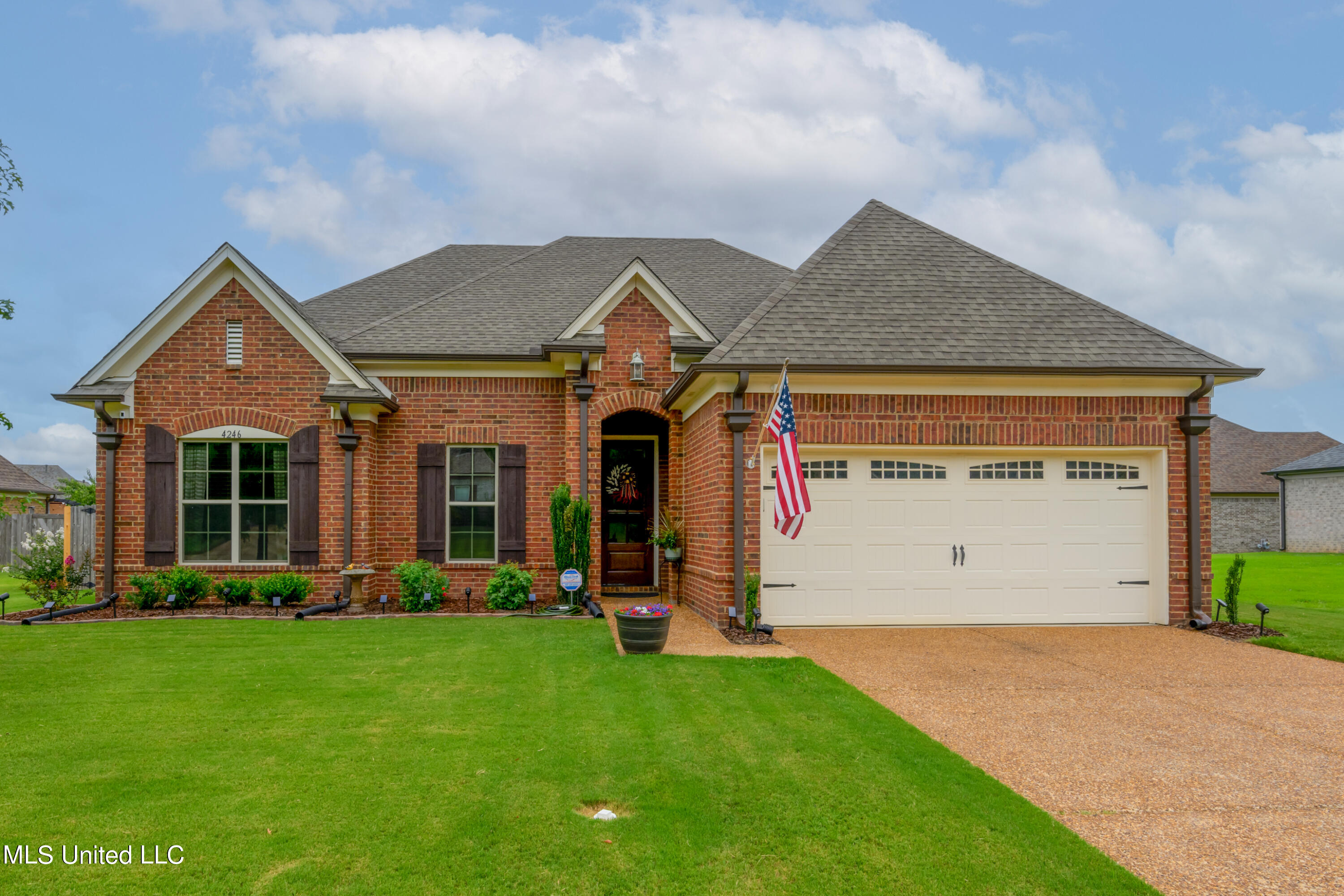 4246 Ridgemont Road Olive Branch, MS 38654 - Photo 1 of 48 4246 Ridgemont-1-61