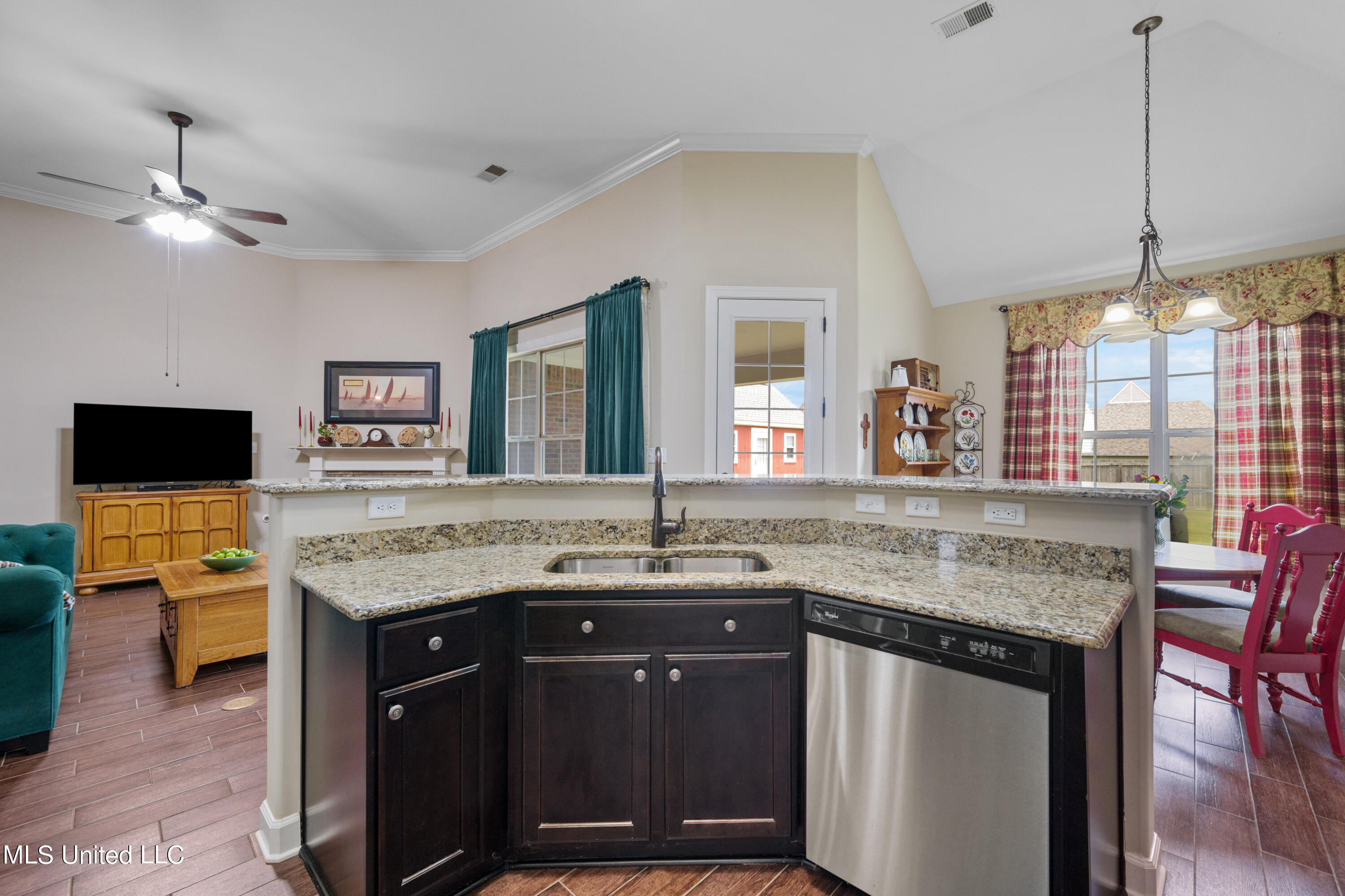 4246 Ridgemont Road Olive Branch, MS 38654 - Photo 12 of 48 4246 Ridgemont-1-18