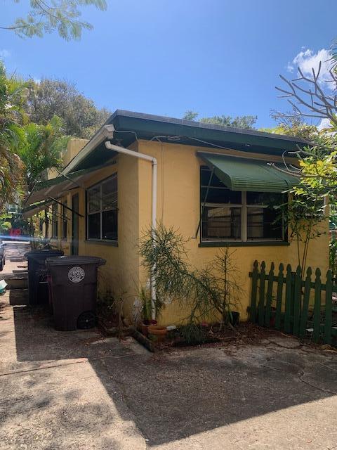 805 Sunset Road West Palm Beach, FL 33401 - Photo 16 of 21 east side back addition