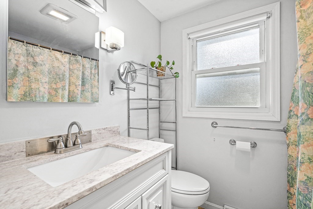 331 Totman Road Lowell, MA 01854 - Photo 18 of 36 Gallery Image 18