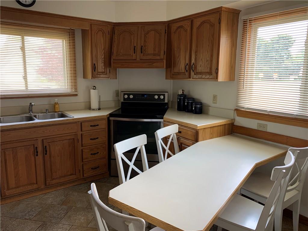 1362 Highland Road Sharon, PA 16146 - Photo 7 of 24 Built-in lunch counter.