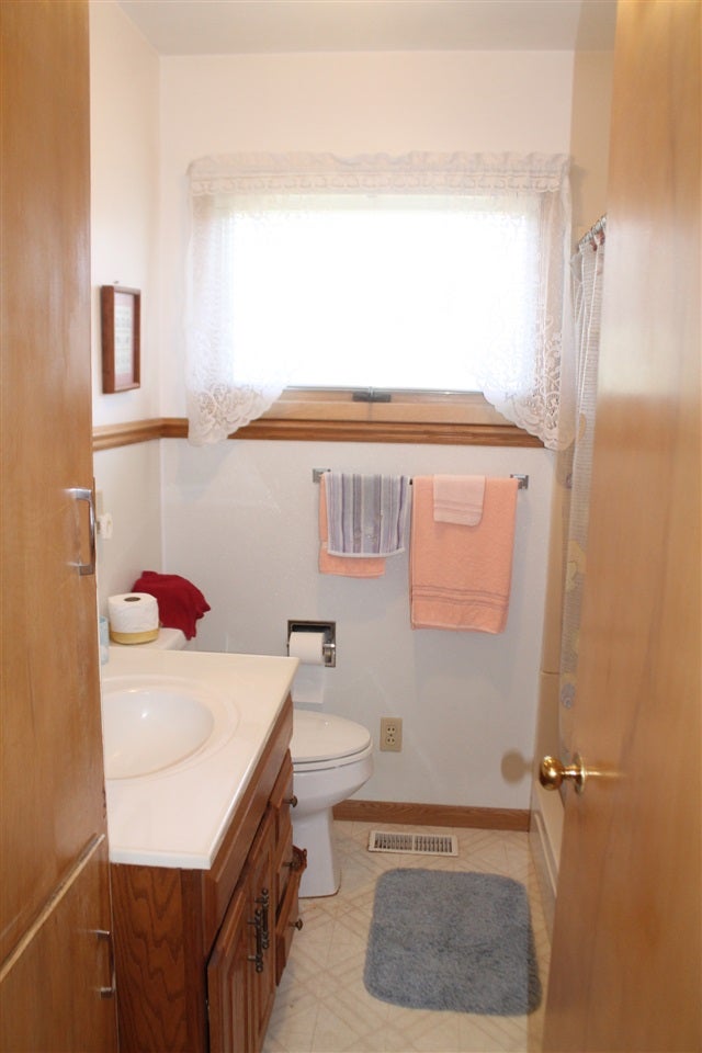 1002 McClellan Street Tama, IA 52339 - Photo 6 of 7 Gallery Image 6