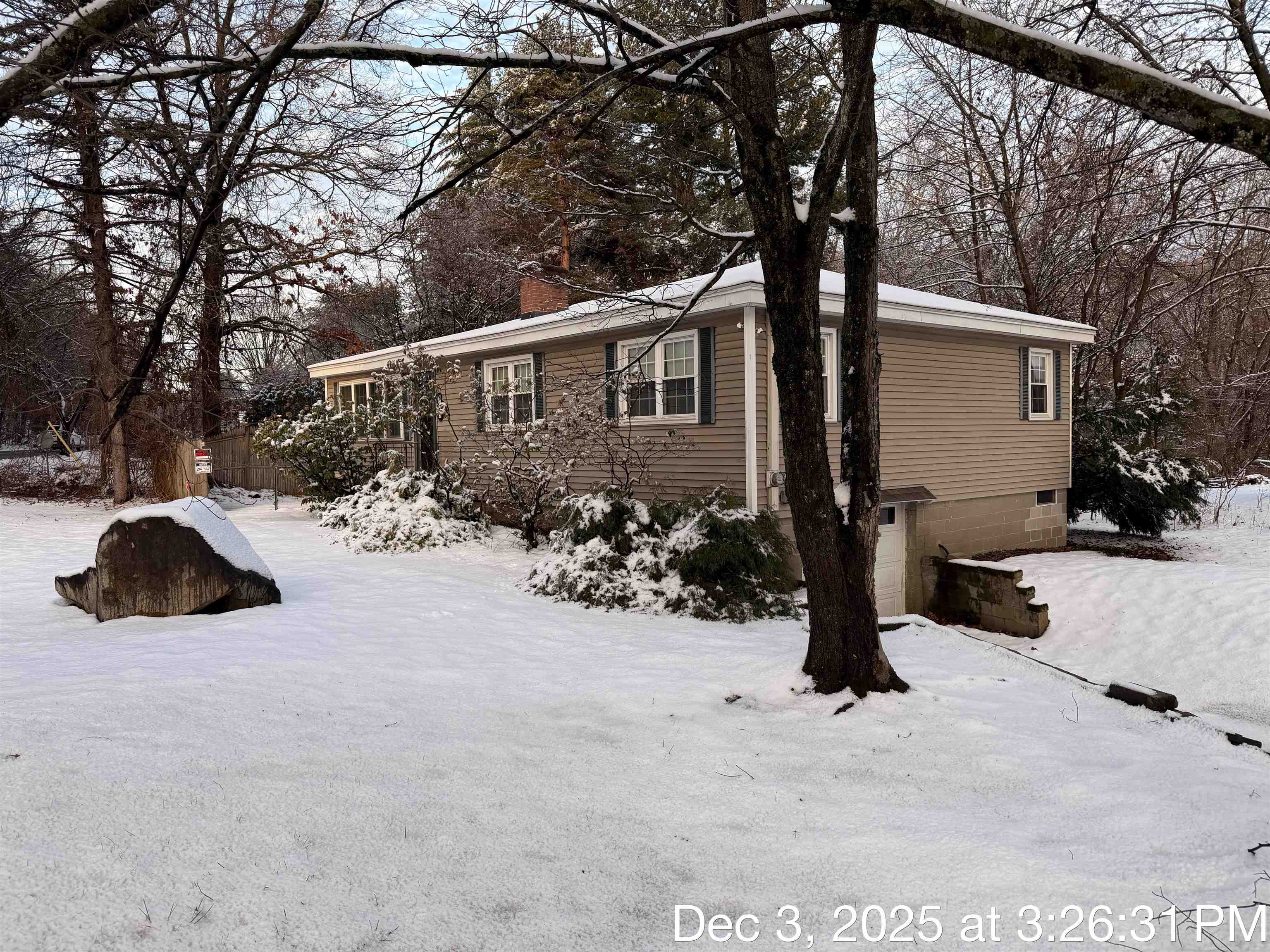 117 Lawrence Road Salem, NH 03079 - Photo 2 of 18