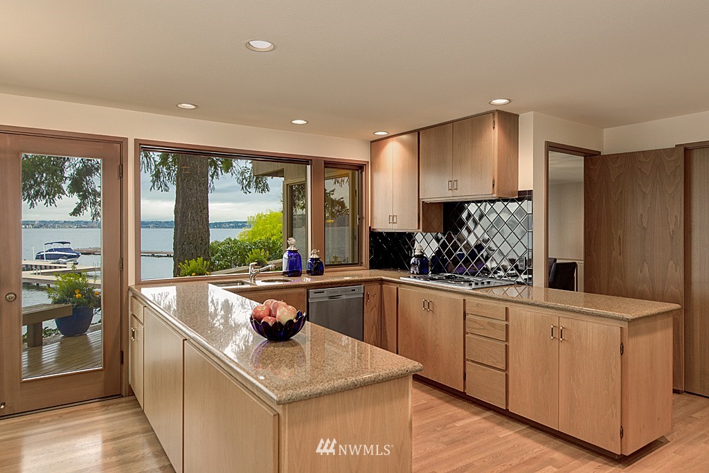 1455 Evergreen Point Road Medina, WA 98039 - Photo 8 of 20