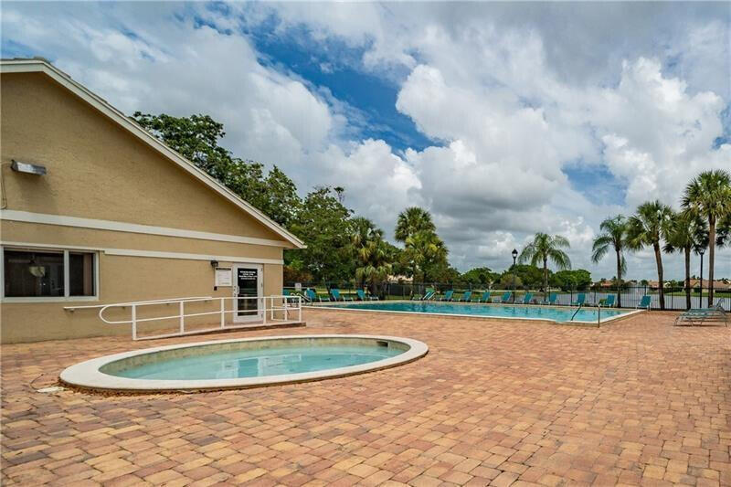 10300 Hidden Springs Court Boca Raton, FL 33498 - Photo 7 of 49 20230617235657388918000000-o