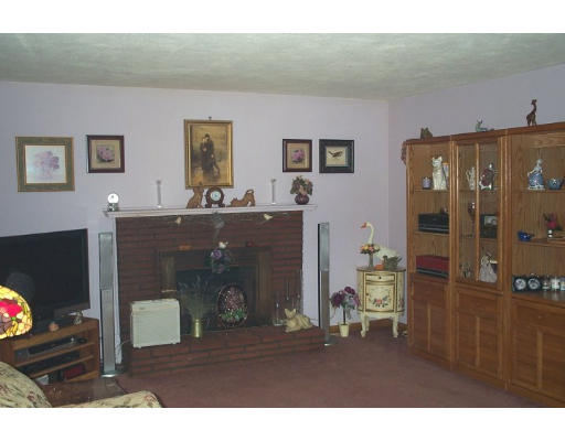 113 Cambridge Road Woburn, MA 01801 - Photo 3 of 3 Gallery Image 3