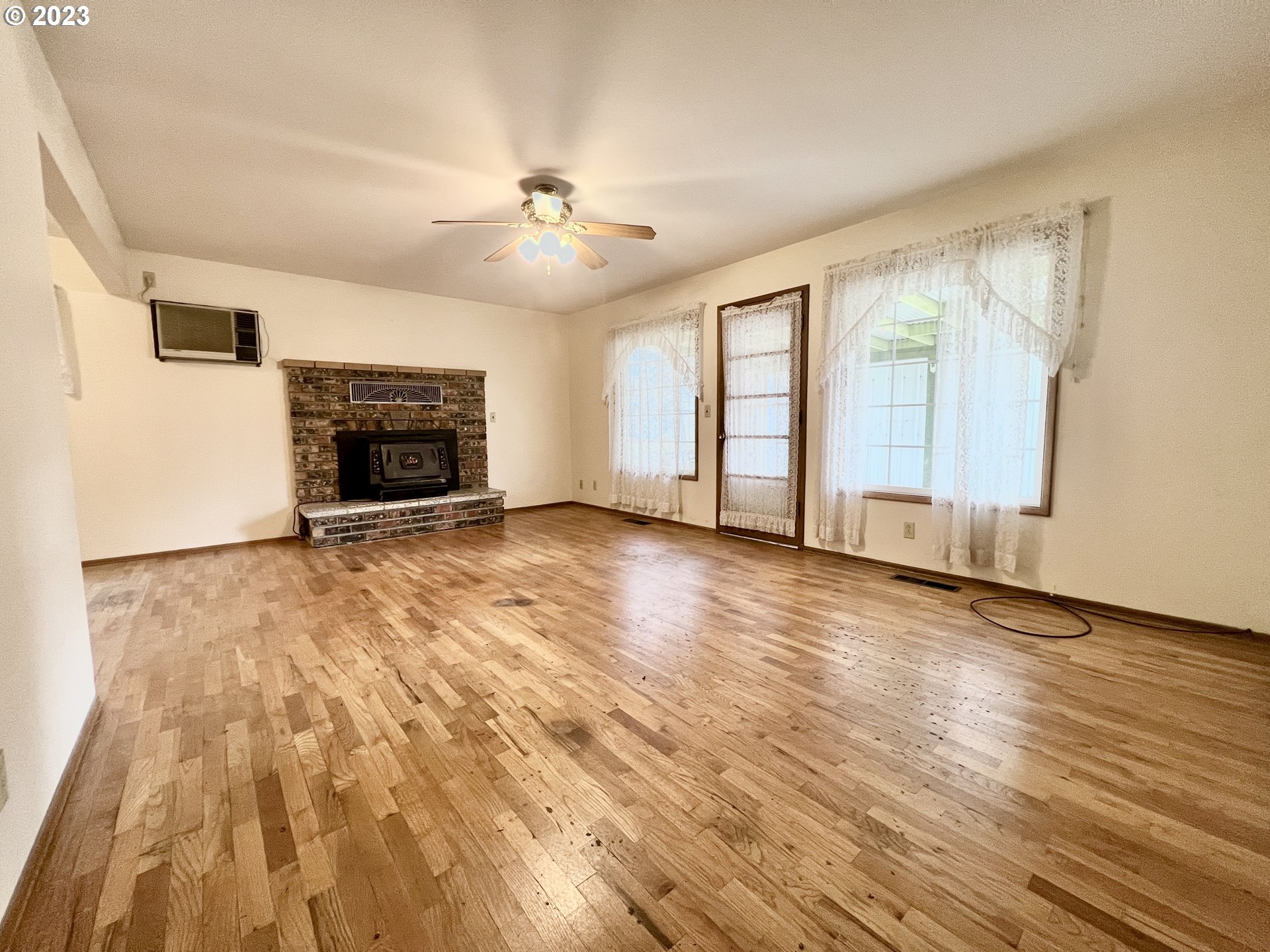 2422 Southwest Olson Avenue Pendleton, OR 97801 - Photo 2 of 17 Gallery Image 2