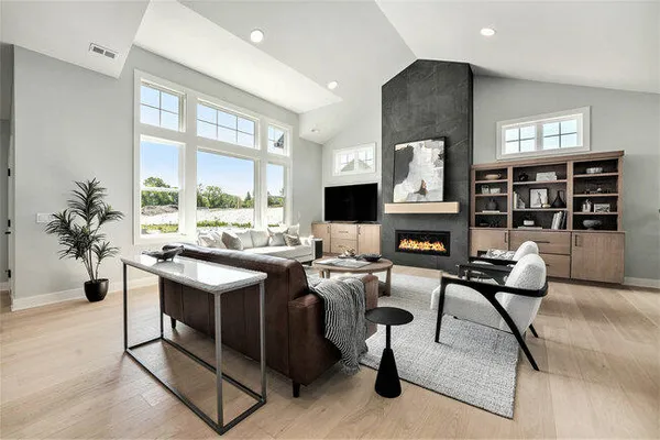 $1,169,000 | 2284 Knapp Blf Court, Ada, MI 49301