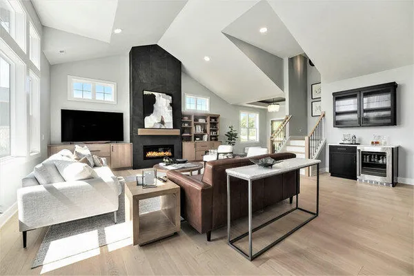 $1,169,000 | 2284 Knapp Blf Court, Ada, MI 49301