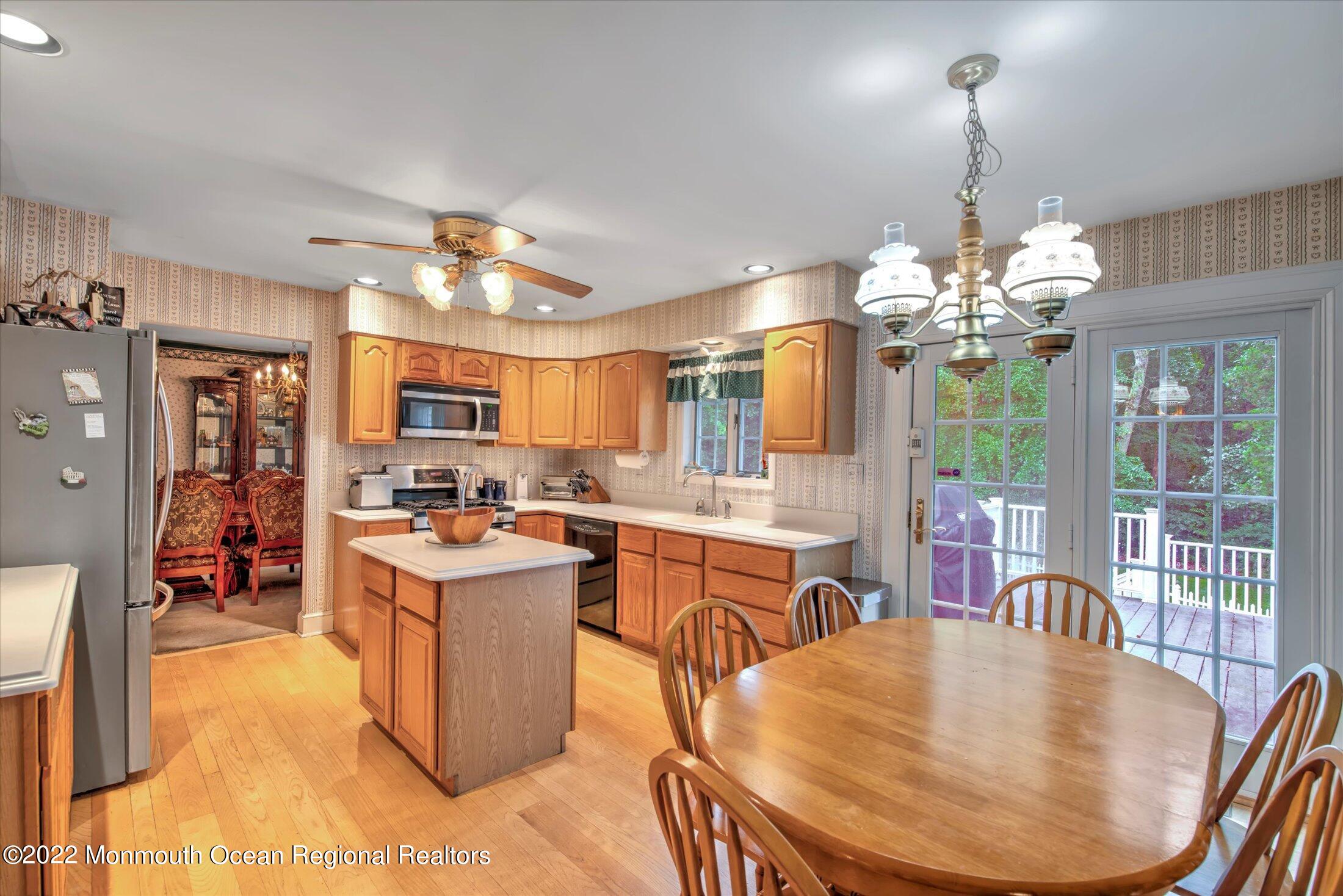 6 Cranberry Court Cream Ridge, NJ 08514 - Photo 16 of 50 KITCHEN